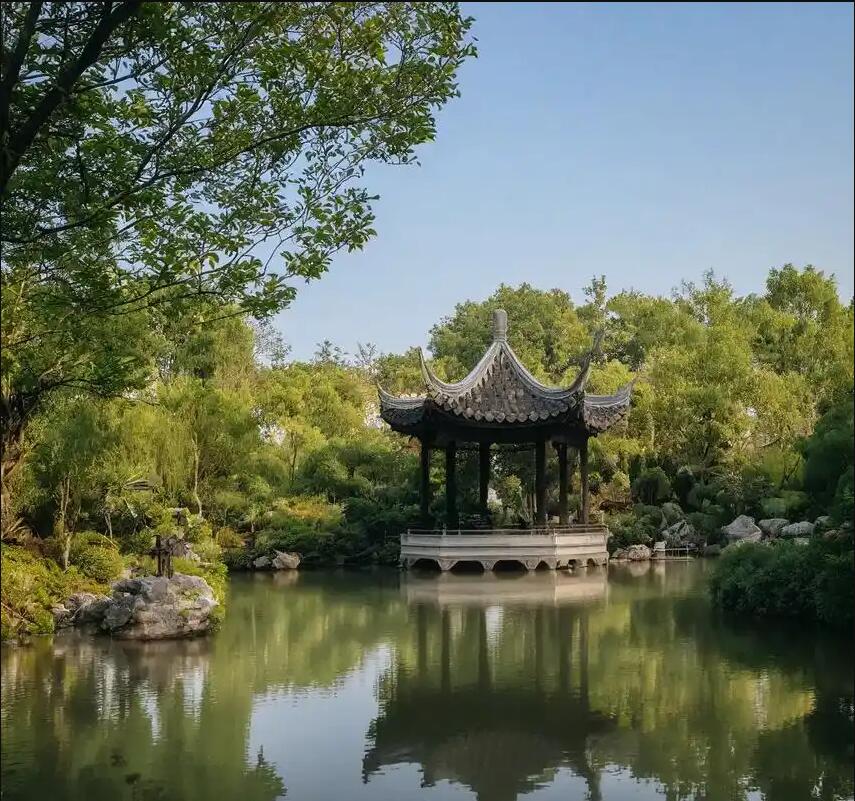 西安莲湖苍白餐饮有限公司